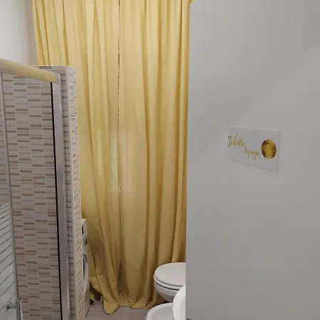 Maison Floria Locazione Turistica Guest house